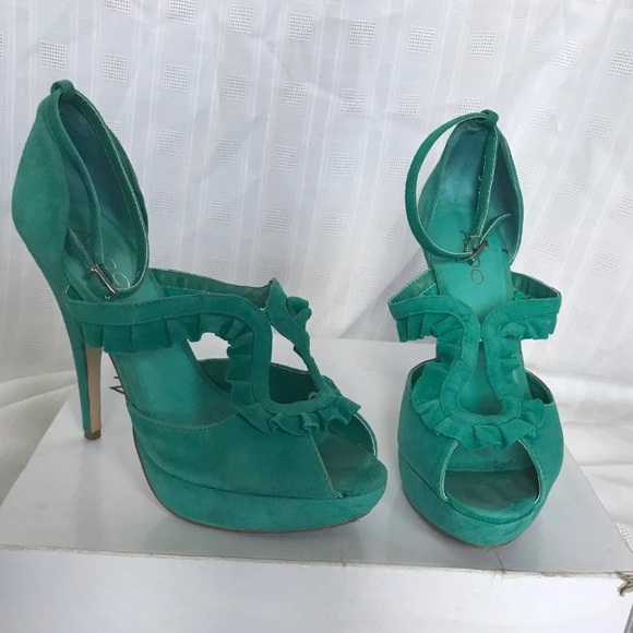 Aldo ruffle strappy heels - Picture 2 of 4